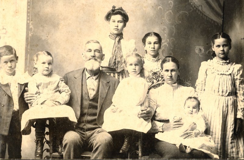 S E Jones gamily group photo